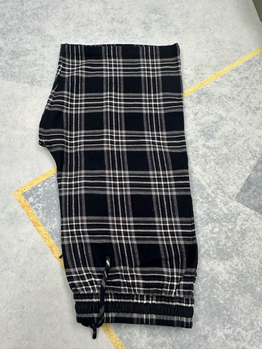 Chrome Hearts Black & Gray Plaid Men’s Hybrid Shorts - Picture 4 of 10
